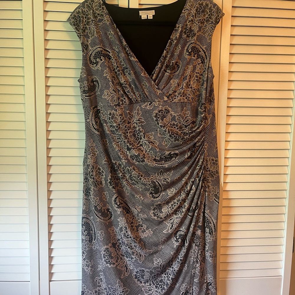 London Times Black and Gray Floral Lace Midi Dress